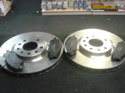 CROMA 1.9 2.4JTD FRONT BRAKE DISCS & PADS 305M