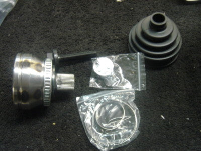 A4 CONVERTIBLE  2.0T 1.8T 2.0FSI 2.0 3.0TDI 3.2FSI 2005 ON OUTER CV JOINT 