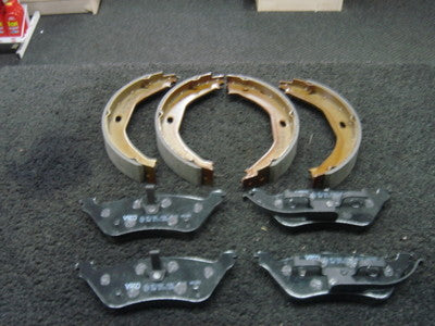 FOR CHRYSLER VOYAGER GRAND VOYAGER 1996-2007 BRAKE PADS REAR HANDBRAKE PARKING S