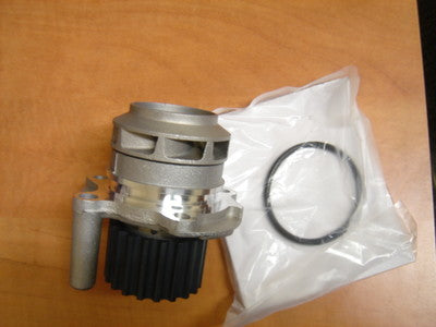 BORA GOLF PASSAT SHARAN BEETLE 1.9TDI WATER PUMP NEW