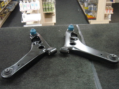 FOR MITSUBISHI OUTLANDER FRONT LOWER WISHBONE ARM BALL JOINT BUSH LH & RH pair