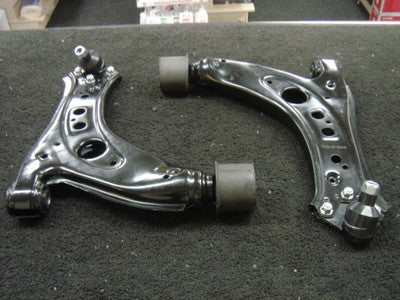 Škoda Fabia 2007-14 1.2i LOWER WISHBONE ARM BALL JOINT BUSH PASSENGER DRIVER