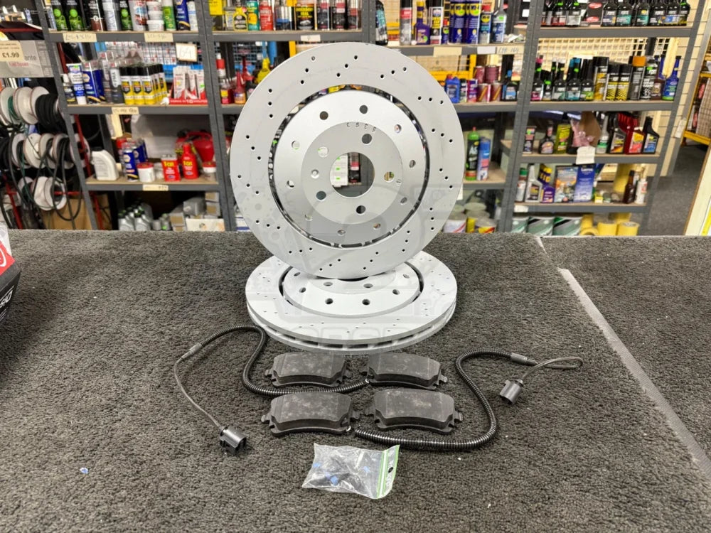 AUDI RS6 C6 V10 (2008 10) PAIR REAR BRAKE DISC AND PAD PAIR