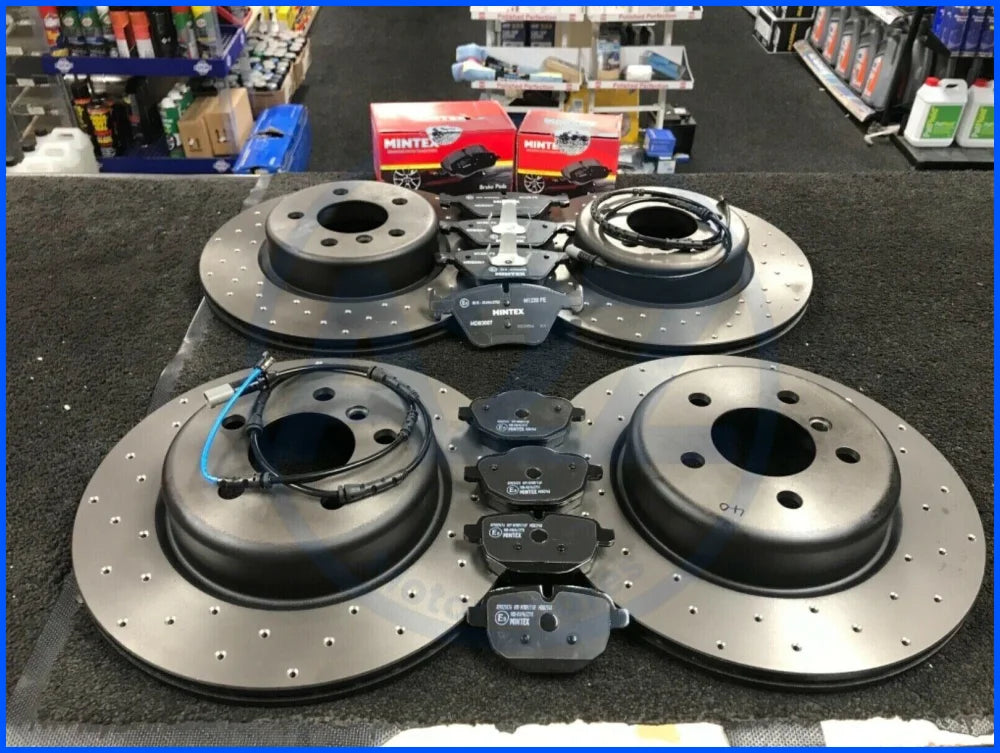 FOR BMW 525 535D F07 F10  BRAKE DISCS DRILLED  BRAKE PADS SENSOR FRONT REAR