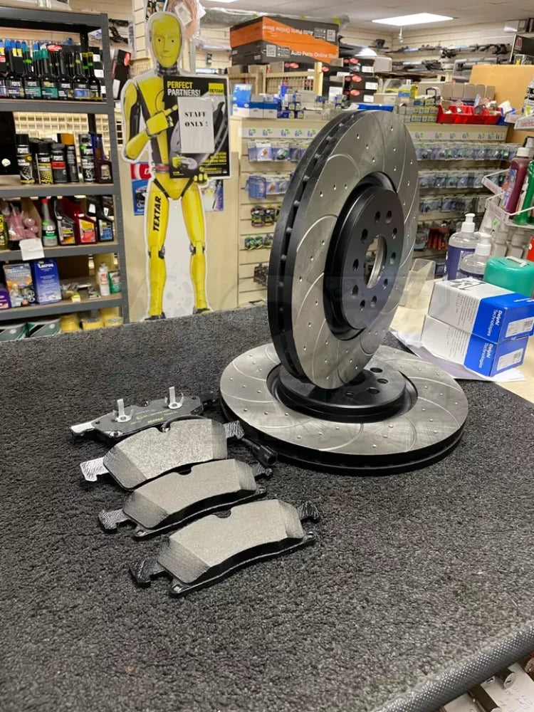 FOR MASERATI GHIBLI DV6 M157 2013 21 FRONT REAR BRAKE DISCS DRILLED GROOVED PAD