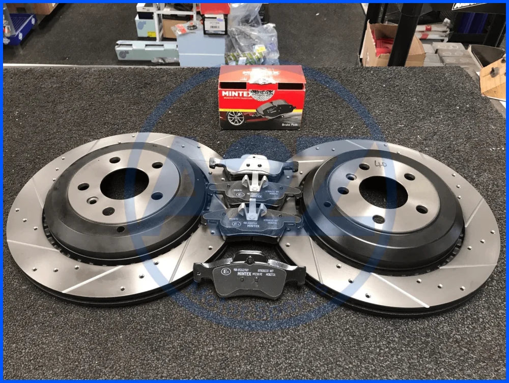 MERCEDES GL320 GL420 CDi X164 BRAKE DISC PERFORMANCE CROSS DRILLED  REAR PADS
