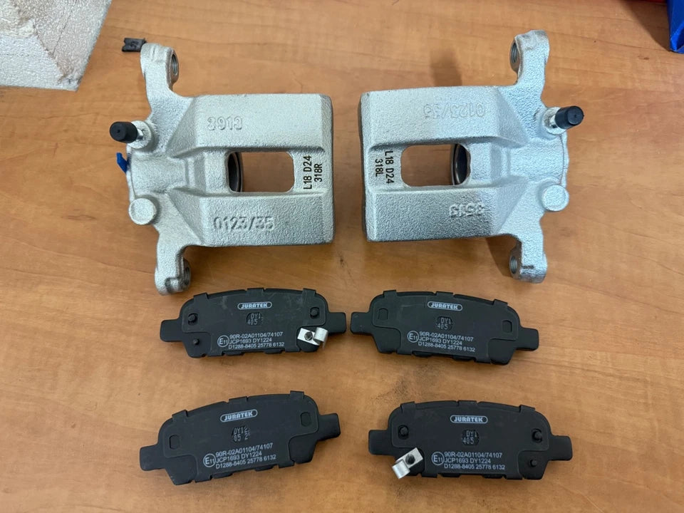 2 NEW REAR BRAKE CALIPER BRAKE PAD FOR NISSAN NV200 PULSAR C13 TIIDA C11