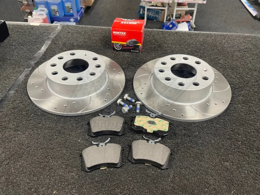SEAT LEON 1.8SC TSi 180 5F 2013 18 DRILLED GROOVED BRAKE DISCS PADS FRONT REAR